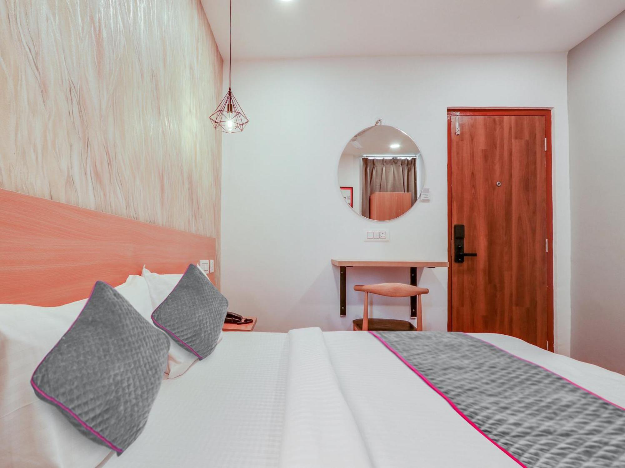 Townhouse Casa Grand Hotel Hyderabad Luaran gambar