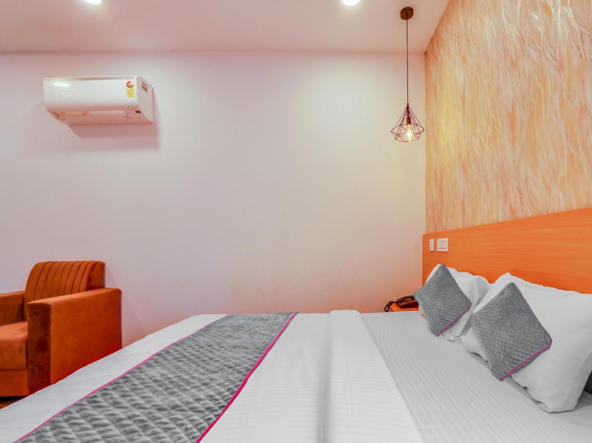 Townhouse Casa Grand Hotel Hyderabad Luaran gambar